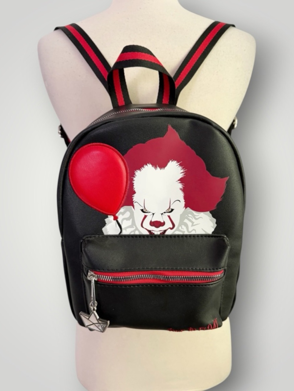 IT Chapter 2 Pennywise with Red Balloon Mini Backpack Hot Topic NWOT - Picture 5 of 12
